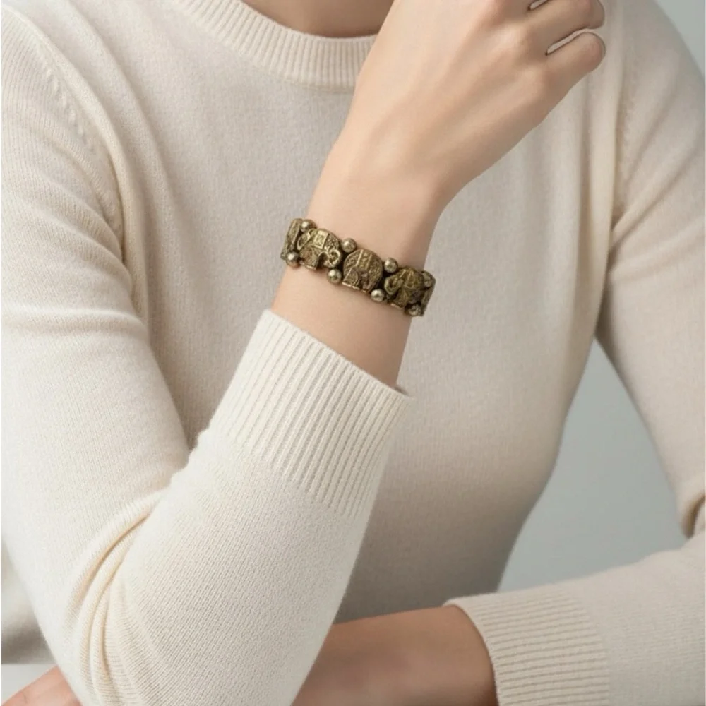 Antique-Style Link Elephant Bracelet